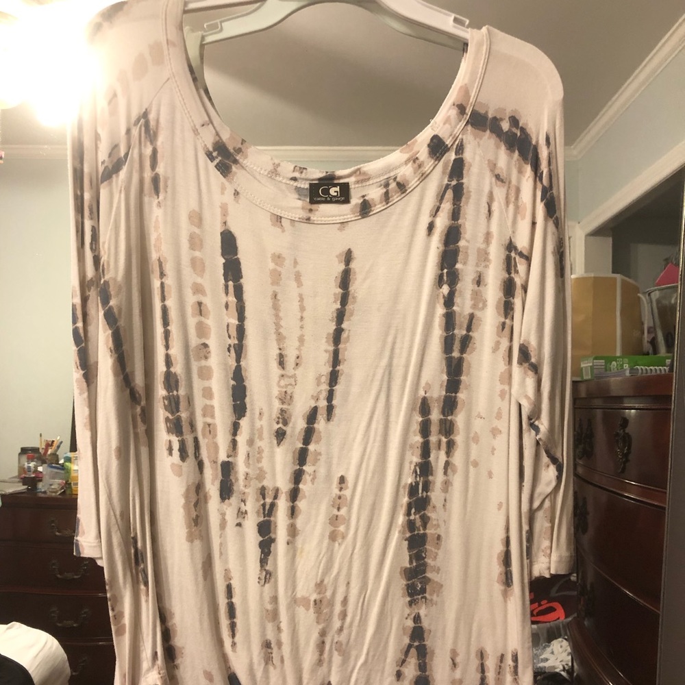 CUTE SNAKESKIN LIKE BLOUSE! SUPER SOFT AND CUTE